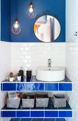 Παρασκήνιο real estate shoot με τρίποδο και full frame κάμερα